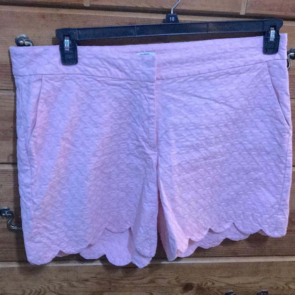 Crown & Ivy pink shorts 16w, scallop leg bottom